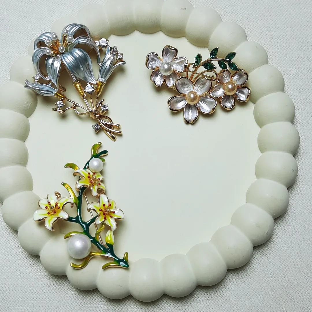 گل سینه میناکاری آبکاری رادیوم